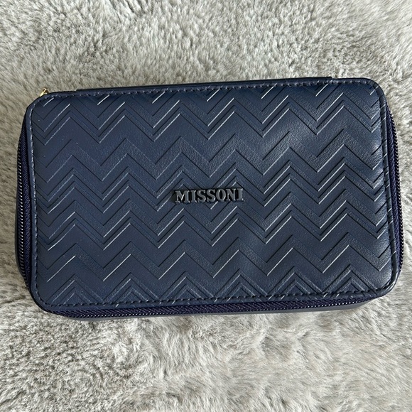 Missoni Handbags - Missoni X Delta One Amenity Case